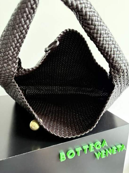 Picture of Bottega Veneta Handbags _SKUfw199736699fw